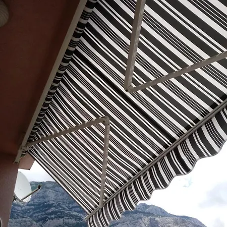 Laura Galileo Blizu Centra I Plaze * Μακάρσκα