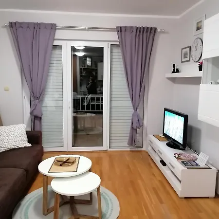 Laura Galileo Blizu Centra I Plaze Μακάρσκα