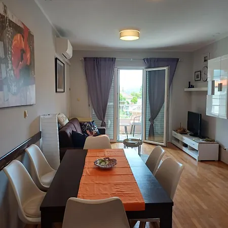 Laura Galileo Blizu Centra I Plaze Μακάρσκα