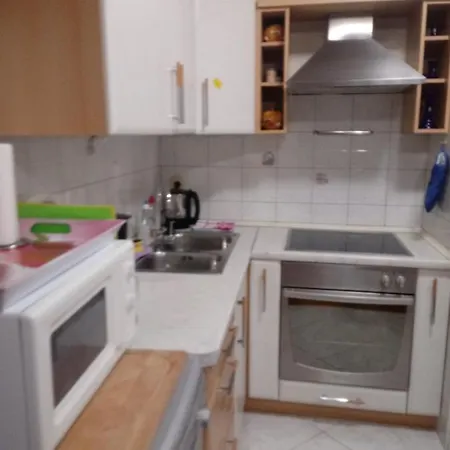 Laura Galileo Blizu Centra I Plaze Μακάρσκα